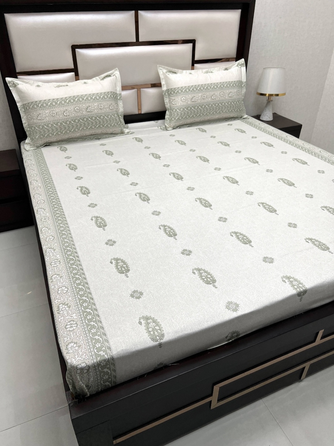 Pure Decor Green Ethnic Motifs Pure Cotton 330 TC Queen Bedsheet with 2 Pillow Covers
Pure Decor Green Ethnic Motifs Pure Cotton 330 TC Queen Bedsheet with 2 Pillow Covers
