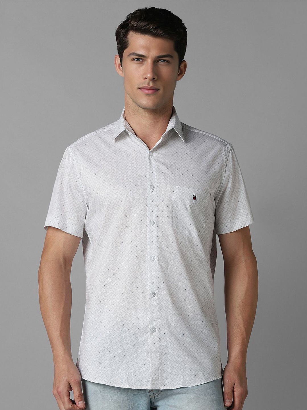 Louis Philippe Sport Men Spread Collar Geometric Printed Cotton Slim Fit Casual Shirt, White
Louis Philippe Sport Men Spread Collar Geometric Printed Cotton Slim Fit Casual Shirt, White