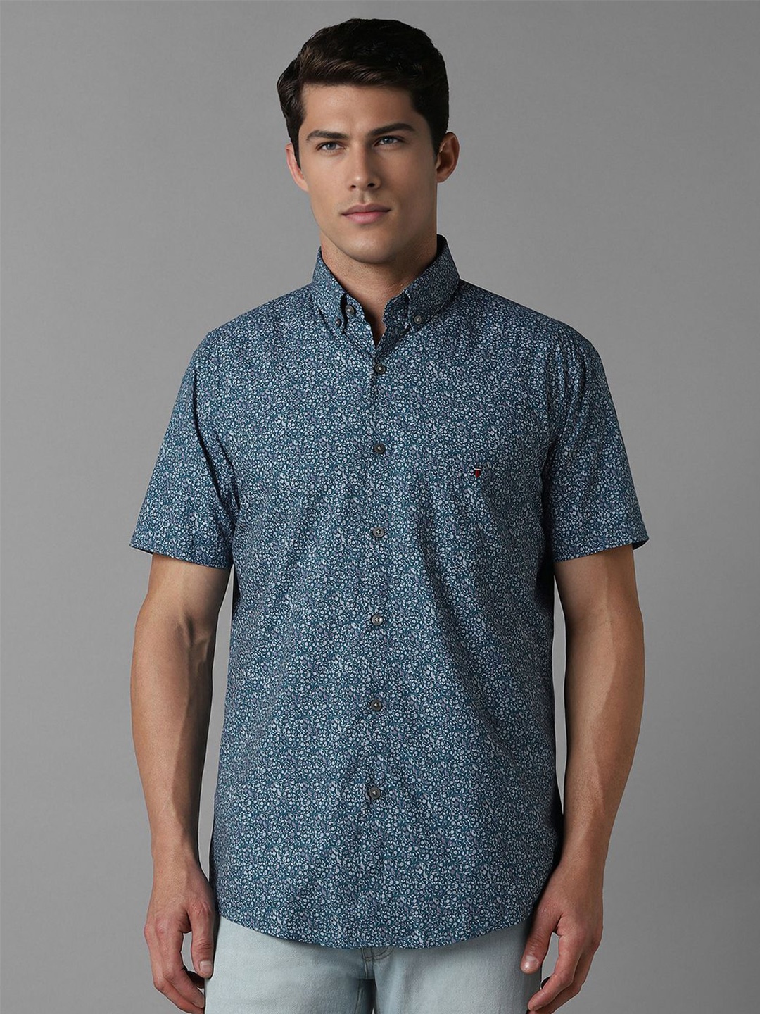 Louis Philippe Sport Men Button-Down Collar Floral Printed Cotton Slim Fit Casual Shirt, Blue
Louis Philippe Sport Men Button-Down Collar Floral Printed Cotton Slim Fit Casual Shirt, Blue