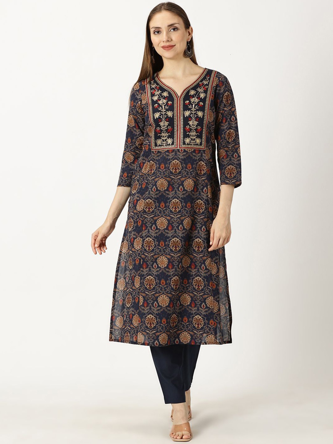 Saffron Threads Floral Printed Thread Work Sweetheart Neck Pure Cotton Straight Kurta, Navy blue
Saffron Threads Floral Printed Thread Work Sweetheart Neck Pure Cotton Straight Kurta, Navy blue