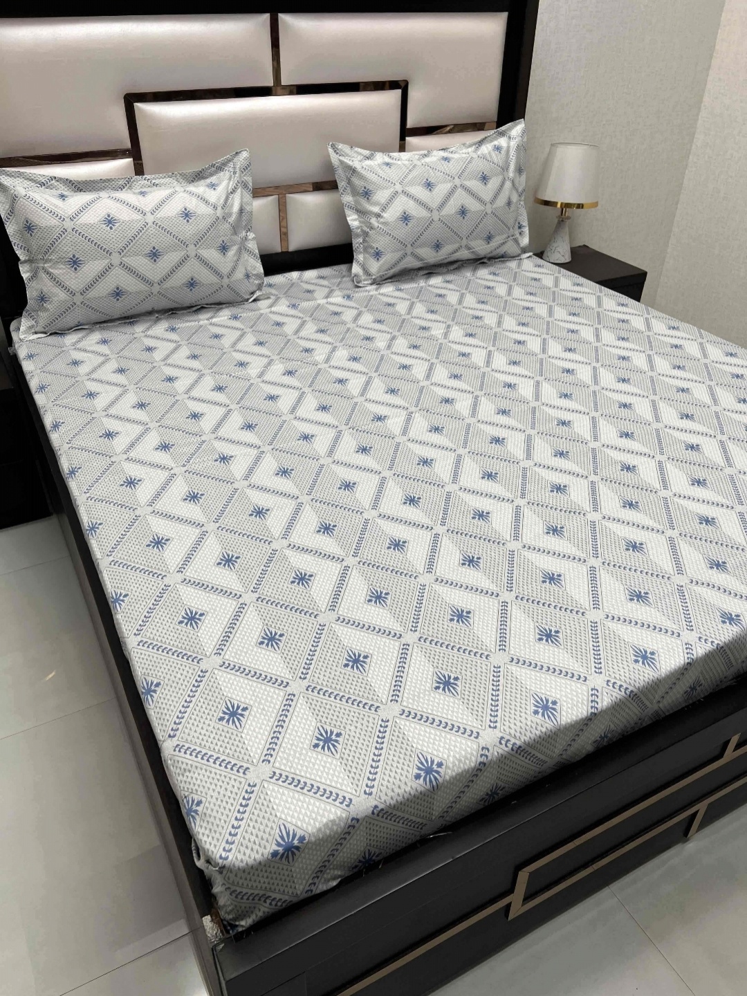 Pure Decor Royal Passion Blue Printed 300 TC Cotton Queen Bedsheet with 2 Pillow Covers
Pure Decor Royal Passion Blue Printed 300 TC Cotton Queen Bedsheet with 2 Pillow Covers