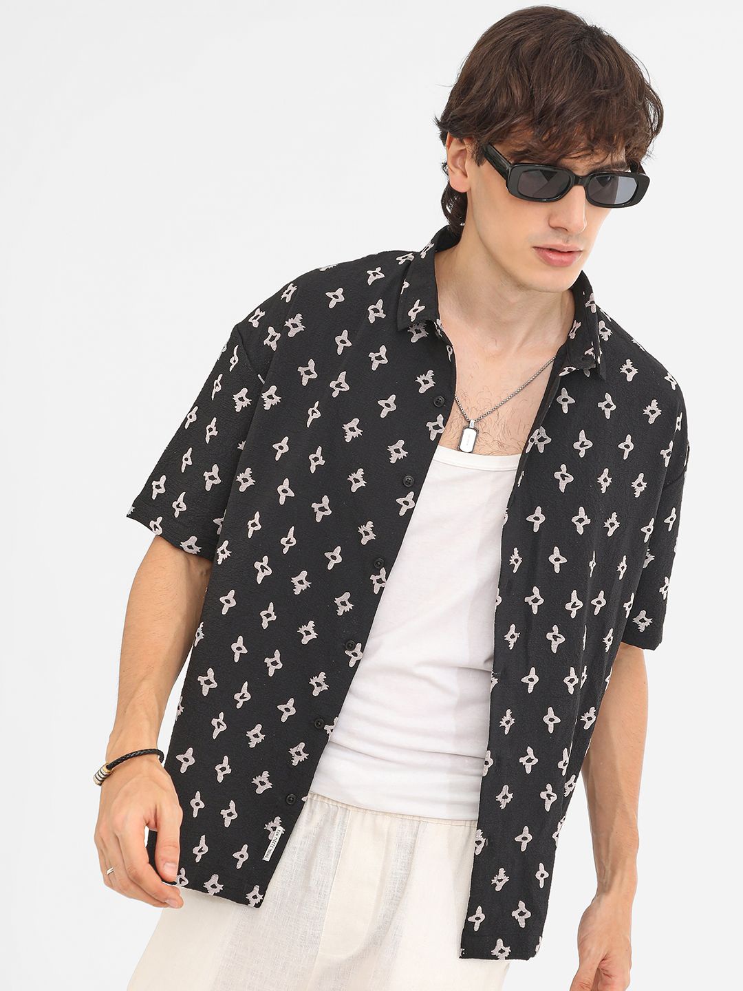Campus Sutra Men Comfort Spread Collar Abstract Printed Cotton Oversized Casual Shirt, Black
Campus Sutra Men Comfort Spread Collar Abstract Printed Cotton Oversized Casual Shirt, Black