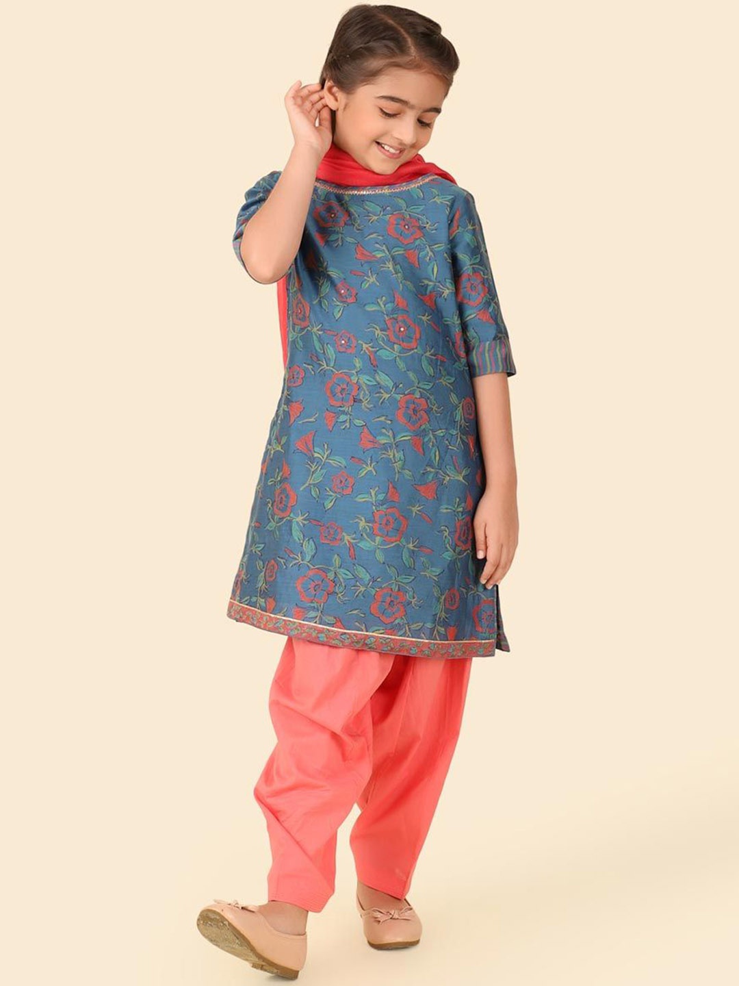 Fabindia Girls Floral Printed Round Neck Cotton Silk Straight Kurta With Salwar & Dupatta, Blue
Fabindia Girls Floral Printed Round Neck Cotton Silk Straight Kurta With Salwar & Dupatta, Blue