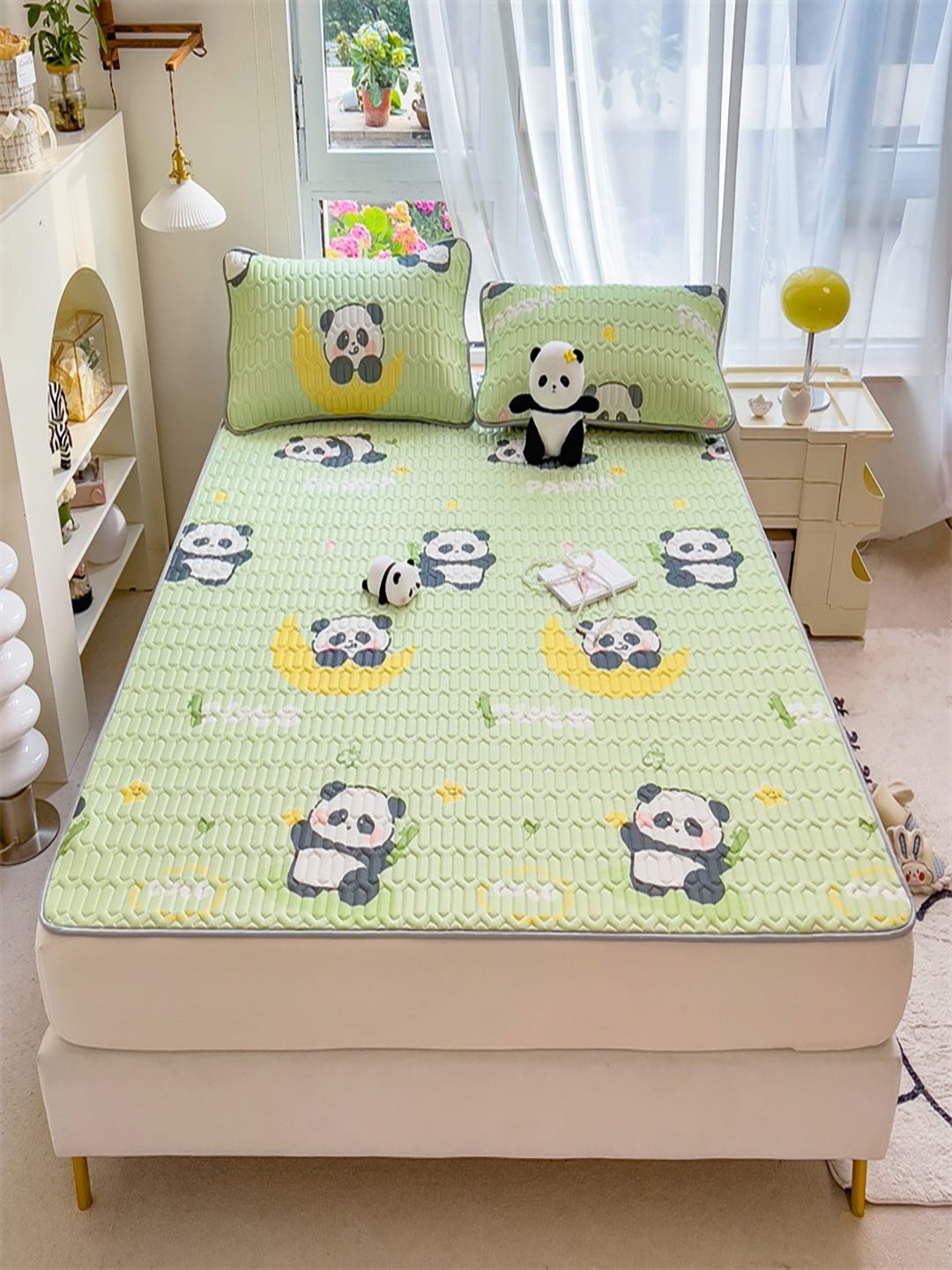 JC HOME Green & White Graphic Printed 160 TC King Fitted Bedsheet With 2 Pillow Covers
JC HOME Green & White Graphic Printed 160 TC King Fitted Bedsheet With 2 Pillow Covers
