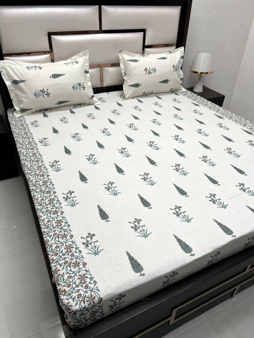 Pure Decor Royal Green Ethnic Printed Cotton 300 TC Queen Bedsheet with 2 Pillow Covers
Pure Decor Royal Green Ethnic Printed Cotton 300 TC Queen Bedsheet with 2 Pillow Covers