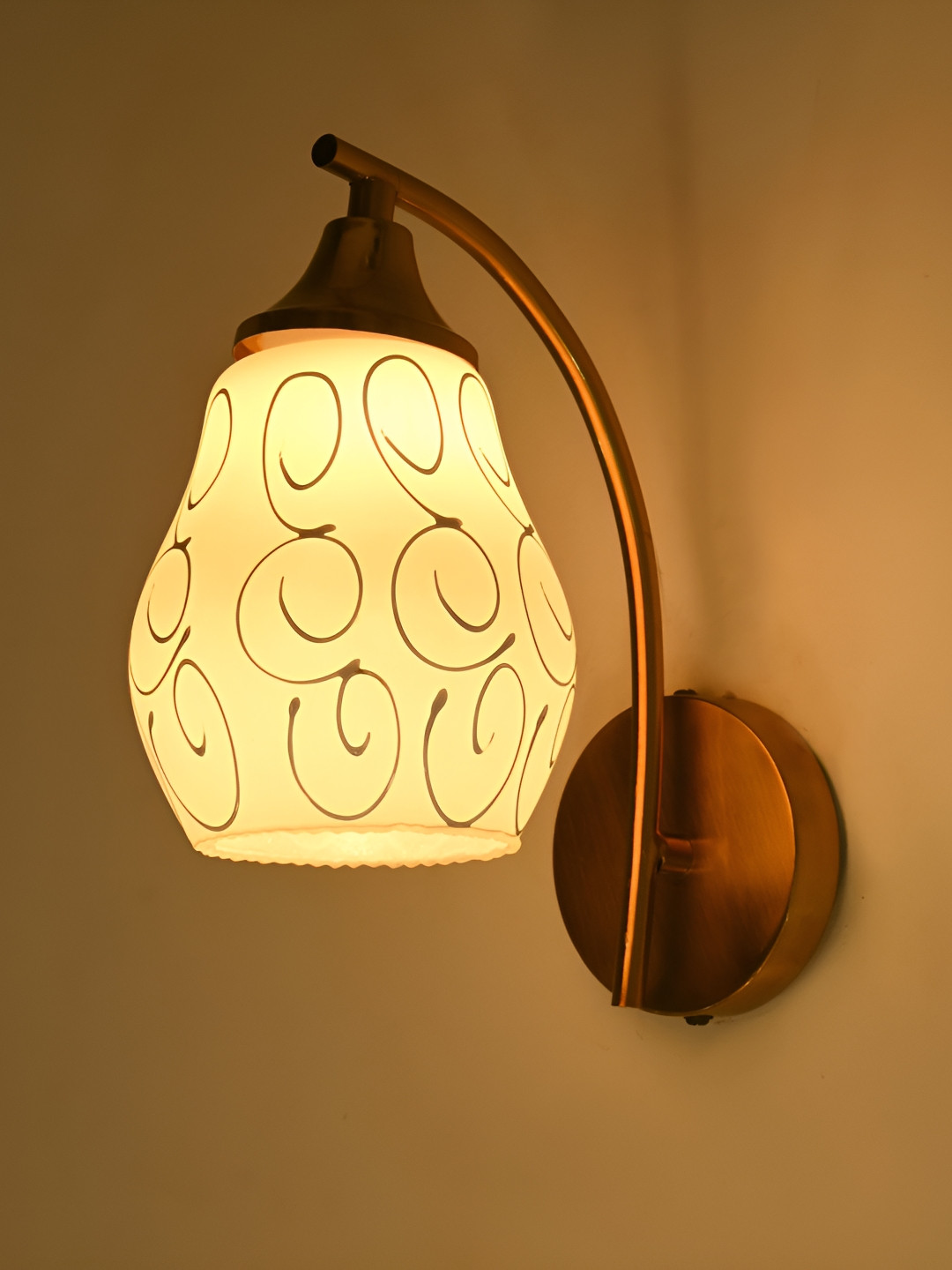 Afast White& Gold Toned Printed Glass Contemporary Abstract Shaped Wall Lamp 
Afast White& Gold Toned Printed Glass Contemporary Abstract Shaped Wall Lamp