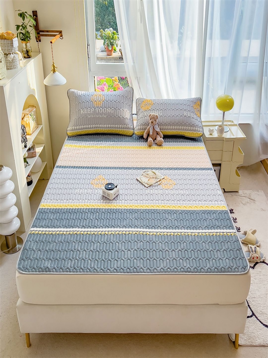 JC HOME Grey & Yellow Geometric Printed160 TC King Fitted Bedsheet With 2 Pillow Covers
JC HOME Grey & Yellow Geometric Printed160 TC King Fitted Bedsheet With 2 Pillow Covers