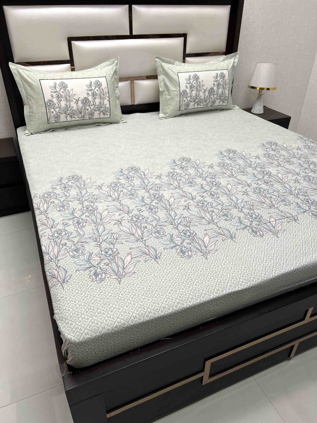 Pure Decor Grey Floral Printed 330 TC Pure Cotton King Bedsheet with 2 Pillow Covers
Pure Decor Grey Floral Printed 330 TC Pure Cotton King Bedsheet with 2 Pillow Covers