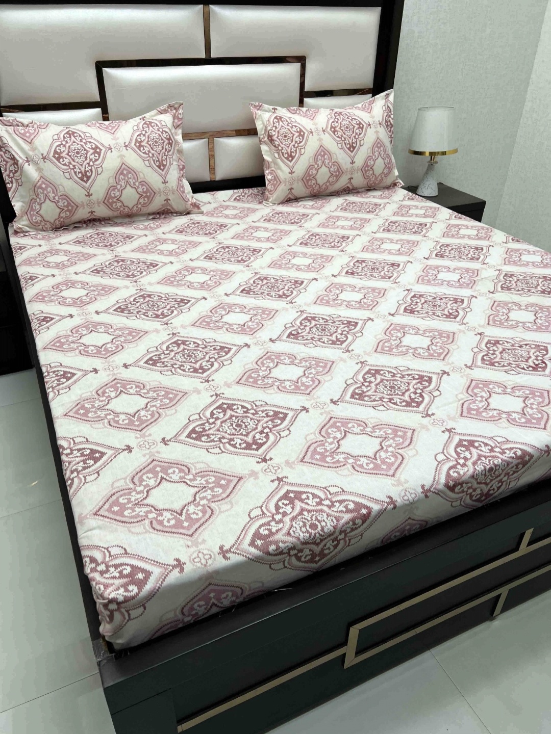 Pure Decor Cotton Queen Size Double Bedsheet With 2 Pillow Covers 2.28m X 2.54m, Pink
Pure Decor Cotton Queen Size Double Bedsheet With 2 Pillow Covers 2.28m X 2.54m, Pink