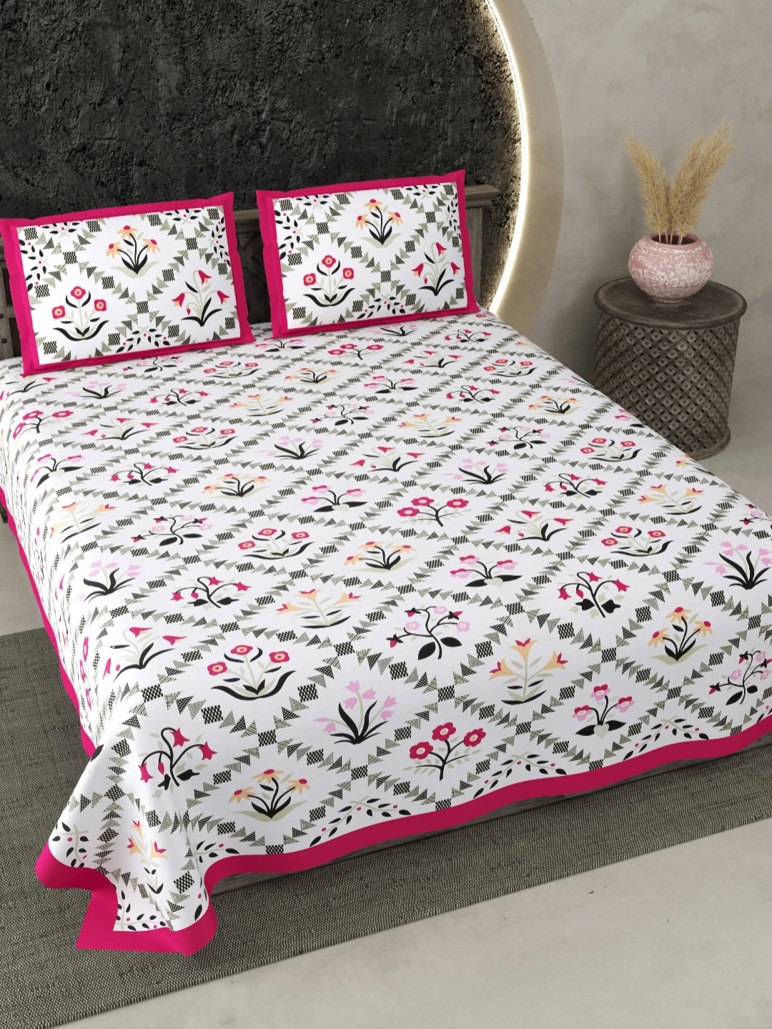 LIVING ROOTS White & Pink Floral Printed Cotton 210 TC King Bedsheet With 2 Pillow Covers
LIVING ROOTS White & Pink Floral Printed Cotton 210 TC King Bedsheet With 2 Pillow Covers