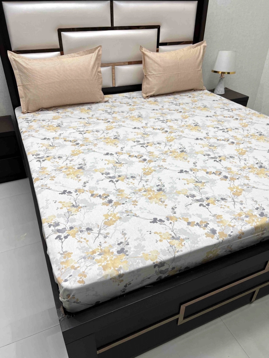 Pure Decor White Floral Printed 330 TC Pure Cotton King Bedsheet with 2 Pillow Covers
Pure Decor White Floral Printed 330 TC Pure Cotton King Bedsheet with 2 Pillow Covers