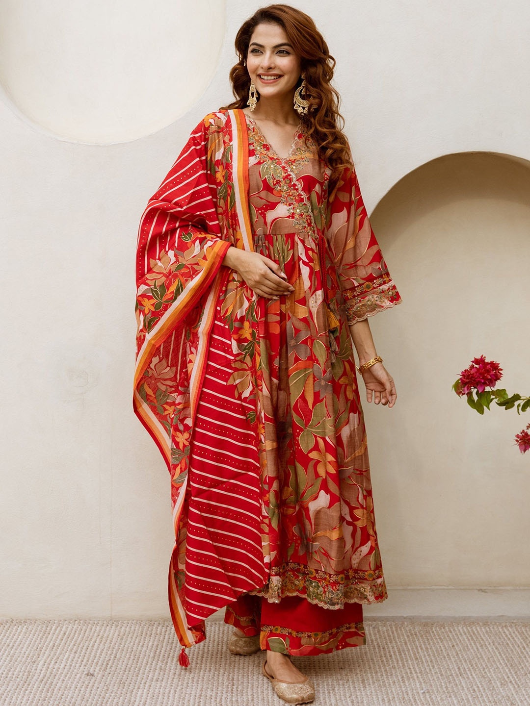 AUTUMN LANE Floral Printed Sequinned Pure Cotton Anarkali Kurta With Trouser & Dupatta, Red
AUTUMN LANE Floral Printed Sequinned Pure Cotton Anarkali Kurta With Trouser & Dupatta, Red