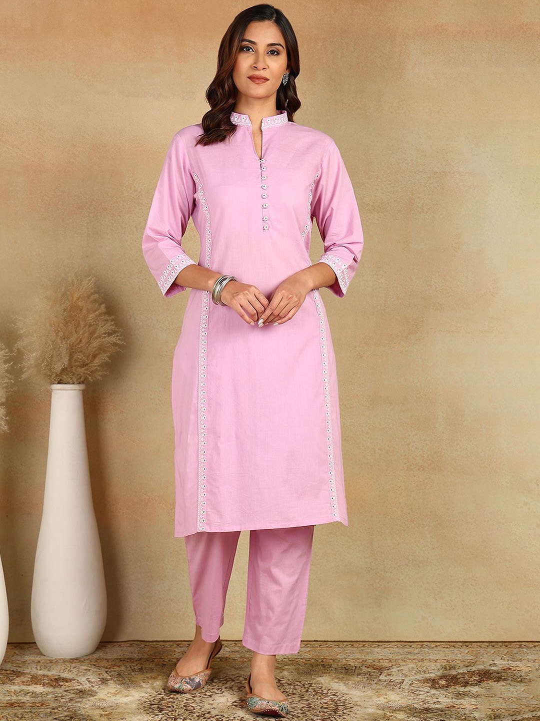 Tahiliya Floral Embroidered Thread Work Mandarin Collar Cotton Straight Kurta, Mauve
Tahiliya Floral Embroidered Thread Work Mandarin Collar Cotton Straight Kurta, Mauve