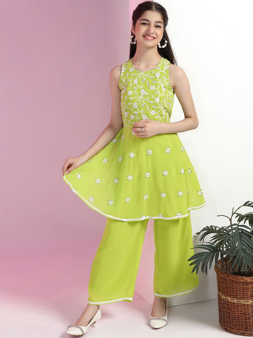 BAESD Girls Floral Embroidered Round Neck Georgette Anarkali Kurta with Palazzos, Lime green
BAESD Girls Floral Embroidered Round Neck Georgette Anarkali Kurta with Palazzos, Lime green