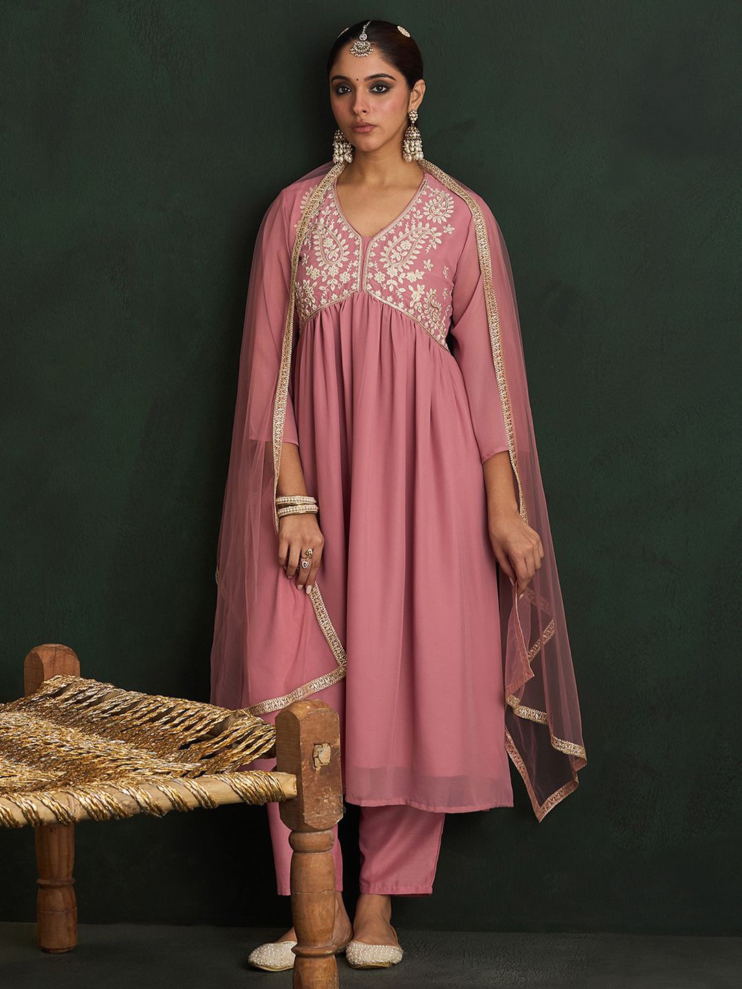 Indo Era Mauve Paisley Embroidered V-Neck Georgette A-Line Kurta with Trousers & Dupatta
Indo Era Mauve Paisley Embroidered V-Neck Georgette A-Line Kurta with Trousers & Dupatta