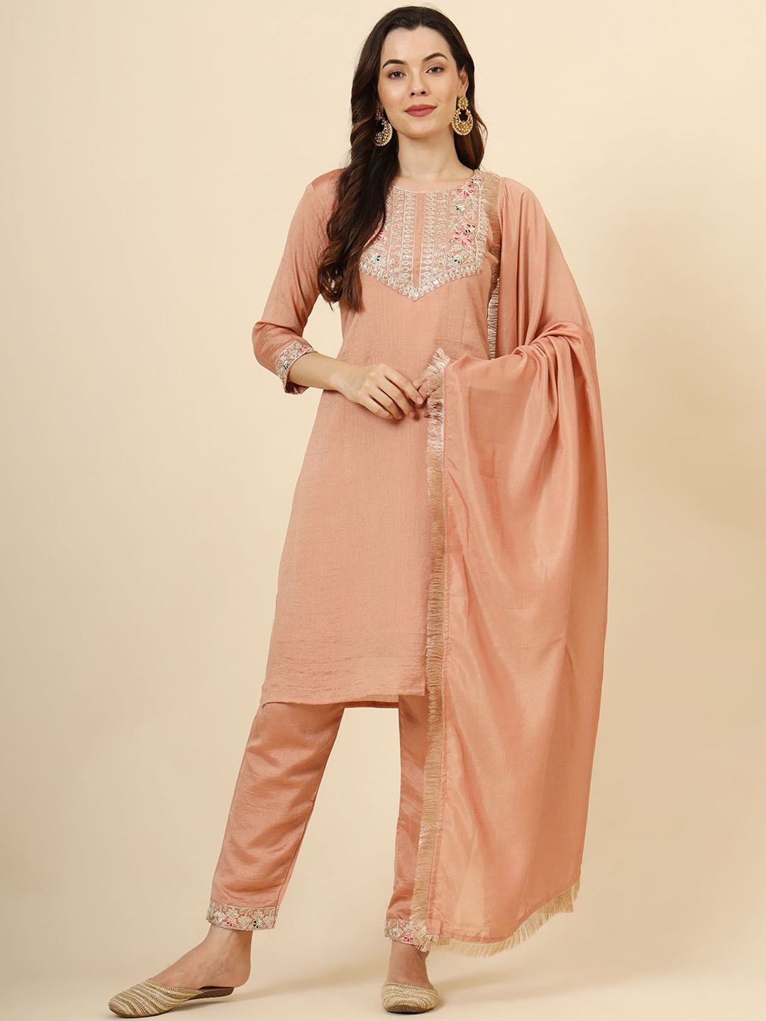 VAIRAGEE Ethnic Motifs Embroidered Thread Work Straight Kurta with Trousers & With Dupatta, Peach
VAIRAGEE Ethnic Motifs Embroidered Thread Work Straight Kurta with Trousers & With Dupatta, Peach
