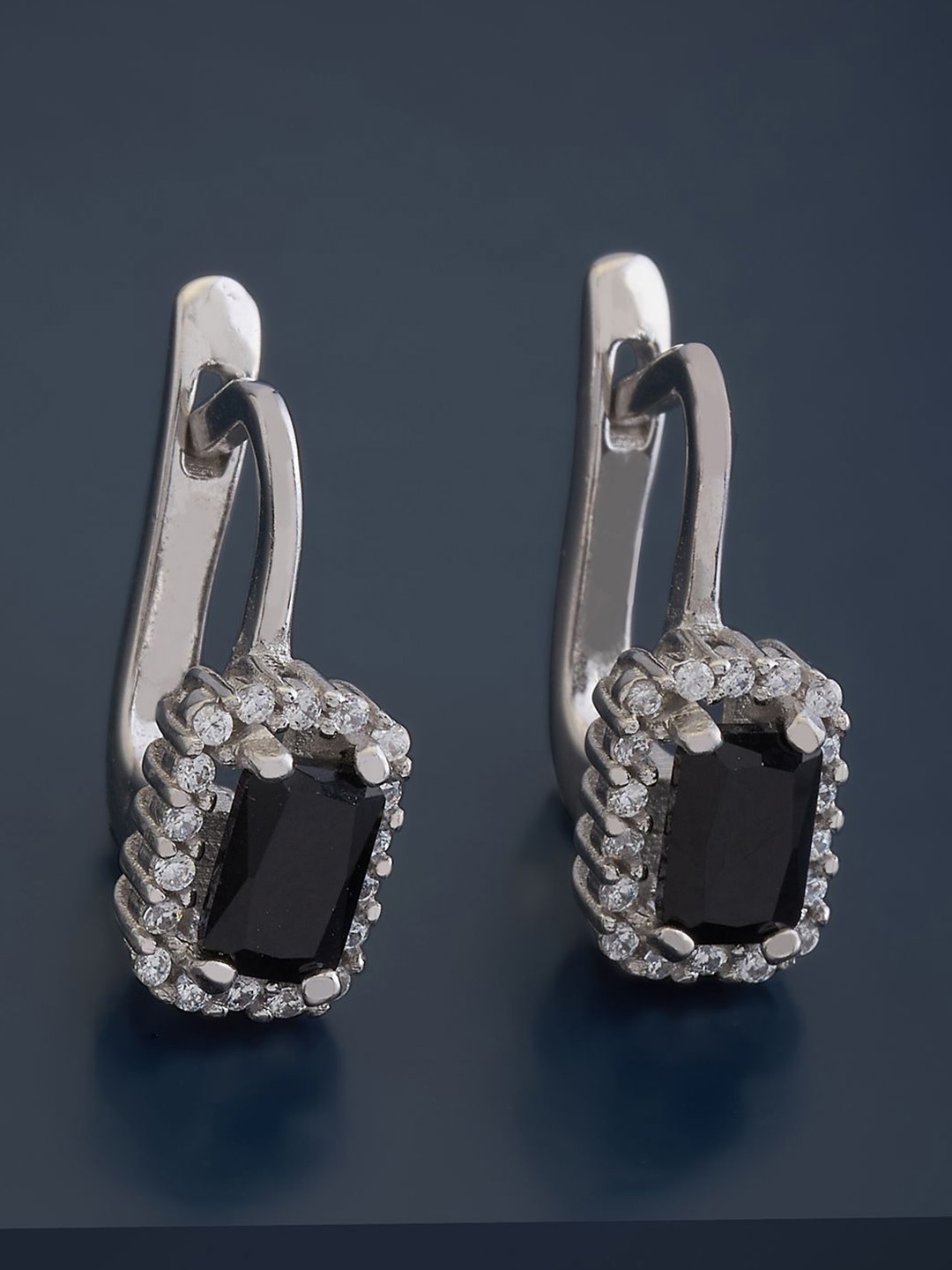 Kushal's Fashion Jewellery 92.5 Pure Silver Rhodium-Plated Cubic Zirconia Hoop Earrings
Kushal's Fashion Jewellery 92.5 Pure Silver Rhodium-Plated Cubic Zirconia Hoop Earrings