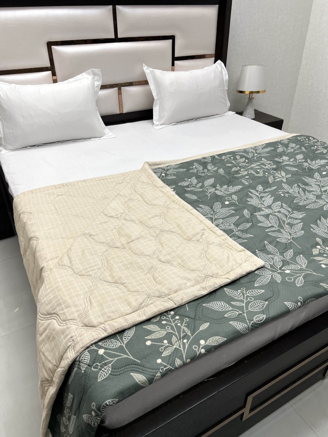 Pure Decor Doze Green Floral Printed AC Room 200 GSM Reversible Double Bed Comforter
Pure Decor Doze Green Floral Printed AC Room 200 GSM Reversible Double Bed Comforter