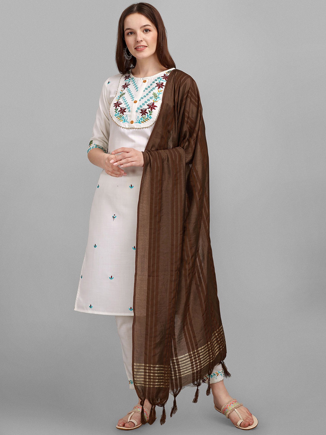 VredeVogel Floral Embroidered Straight Thread Work Kurta With Trousers & Dupatta, White
VredeVogel Floral Embroidered Straight Thread Work Kurta With Trousers & Dupatta, White