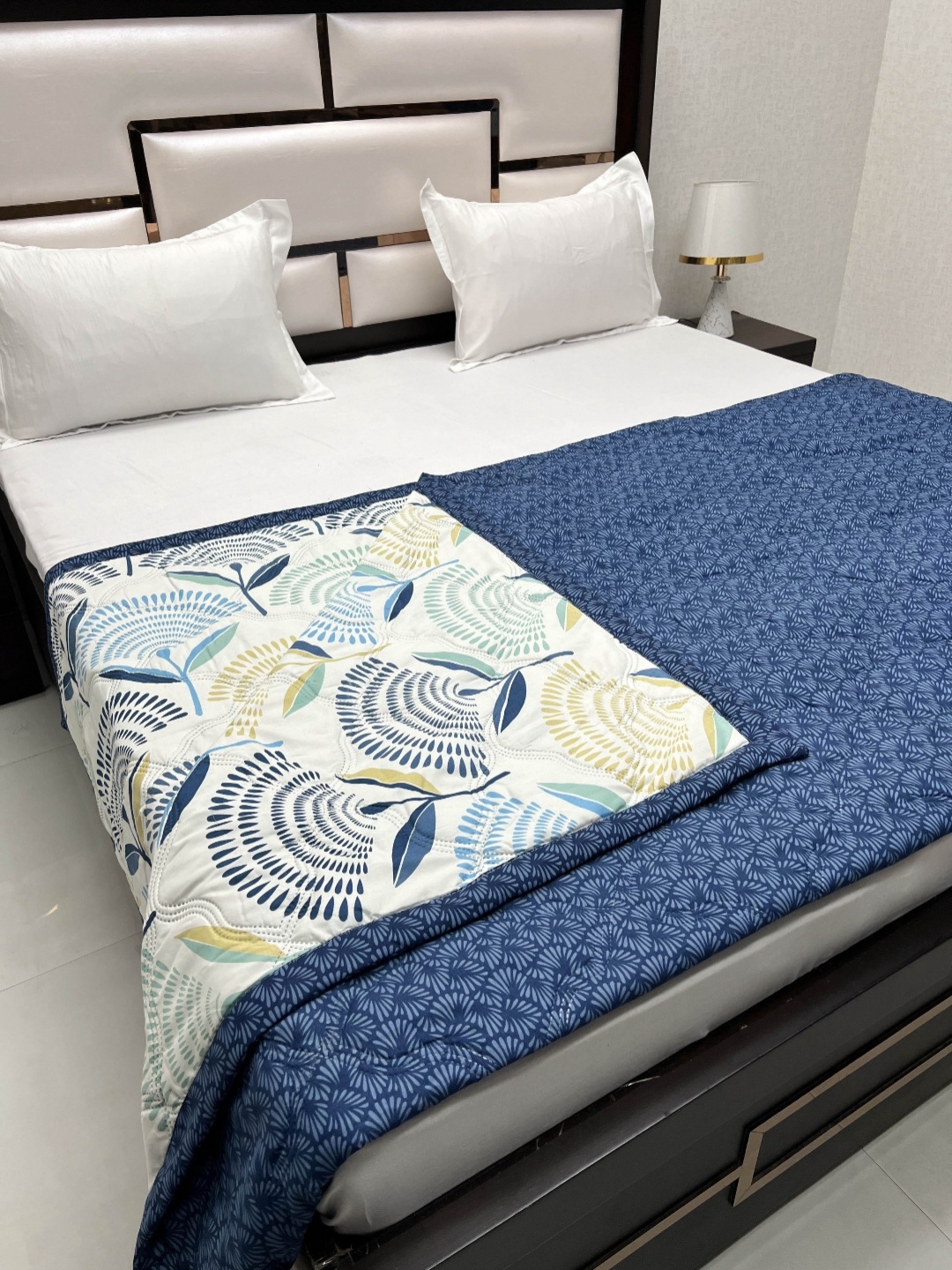 Pure Decor Doze Blue & White Floral Printed AC Room 200 GSM Double Bed Comforter
Pure Decor Doze Blue & White Floral Printed AC Room 200 GSM Double Bed Comforter
