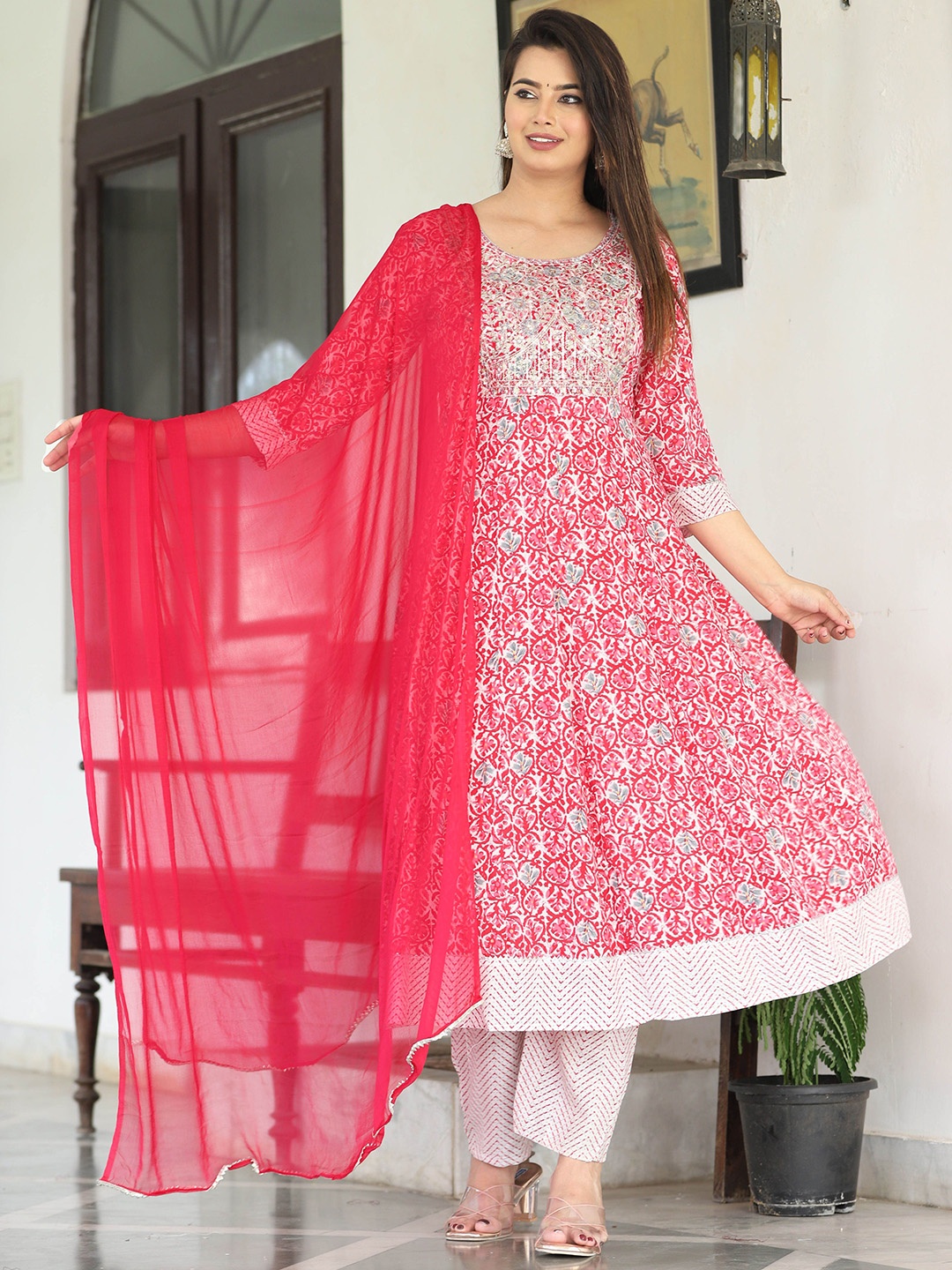 SINGNI Ethnic Motifs Embroidered Zari Anarkali Kurta With Trousers & Dupatta, Pink
SINGNI Ethnic Motifs Embroidered Zari Anarkali Kurta With Trousers & Dupatta, Pink