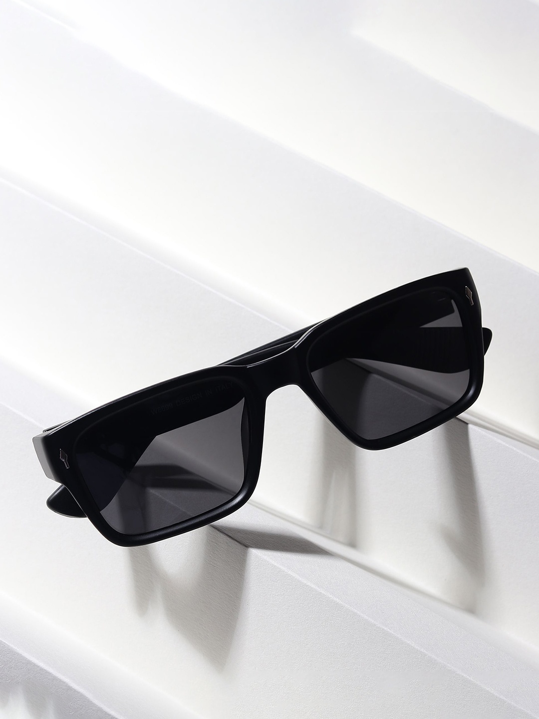 The Roadster Lifestyle Co Unisex Square Sunglasses MG Sqaure unisex sunglasses, Black
The Roadster Lifestyle Co Unisex Square Sunglasses MG Sqaure unisex sunglasses, Black
