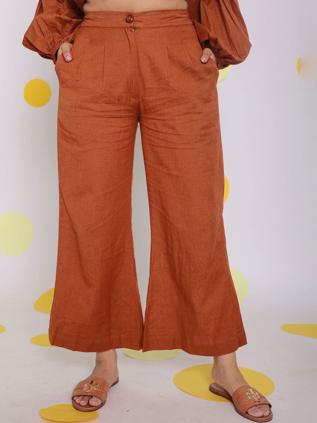 KAORI BY SHREYA AGARWAL Women Relaxed Straight Leg High-Rise Trousers, Brown
KAORI BY SHREYA AGARWAL Women Relaxed Straight Leg High-Rise Trousers, Brown