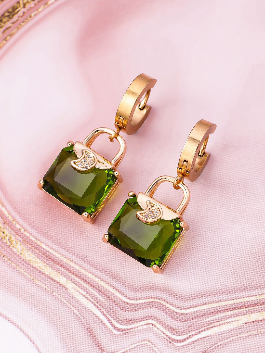 Rubans 18K Gold Plated StainlessSteel Tarnish-Free Waterproof Emerald Demi-Fine Earrings
Rubans 18K Gold Plated StainlessSteel Tarnish-Free Waterproof Emerald Demi-Fine Earrings