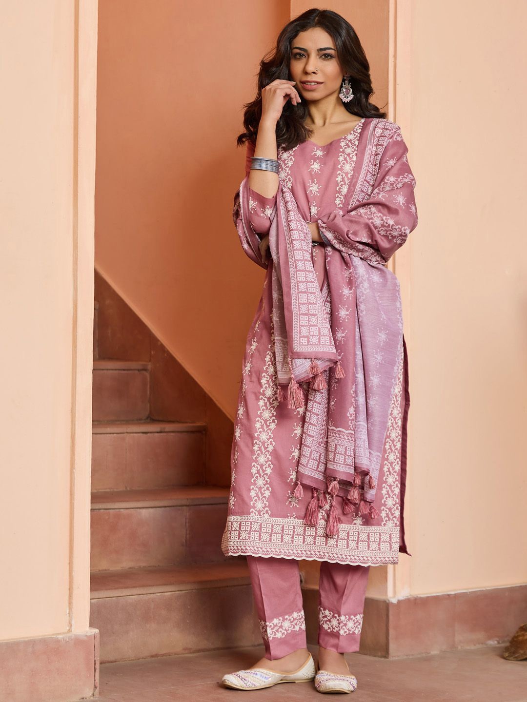 WOMEN PLUS Ethnic Motifs Embroidered Thread Work Pure Cotton Kurta with Trousers & Dupatta, Pink
WOMEN PLUS Ethnic Motifs Embroidered Thread Work Pure Cotton Kurta with Trousers & Dupatta, Pink
