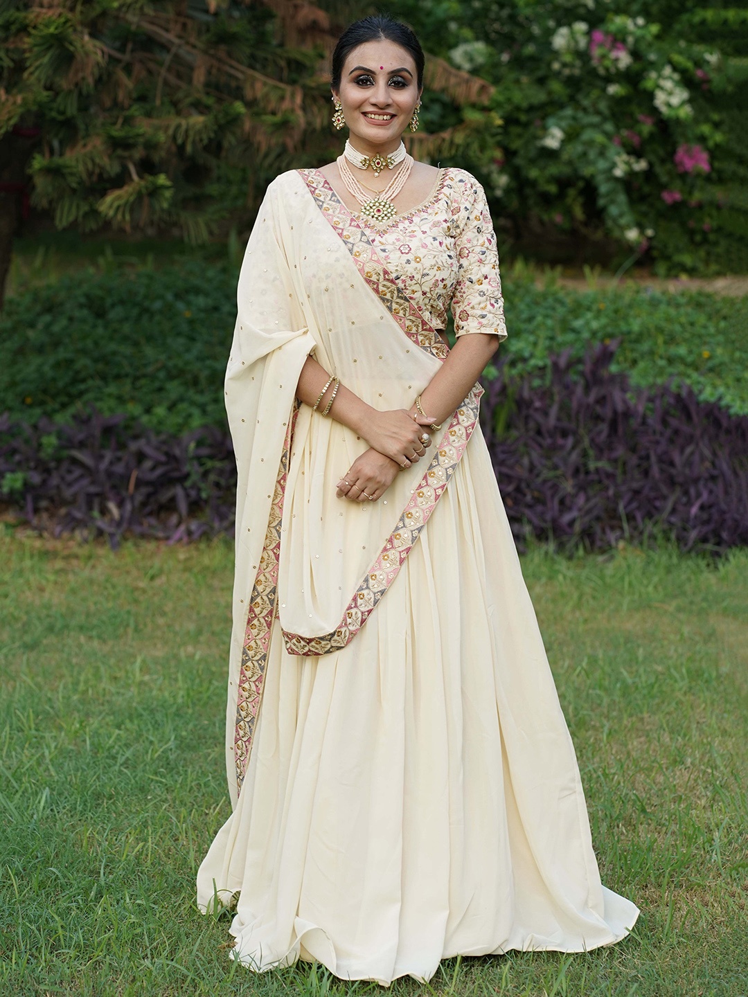 LOOKNBOOK ART Embroidered Sequinned Ready to Wear Lehenga & Unstitched Blouse With Dupatta, Off white
LOOKNBOOK ART Embroidered Sequinned Ready to Wear Lehenga & Unstitched Blouse With Dupatta, Off white