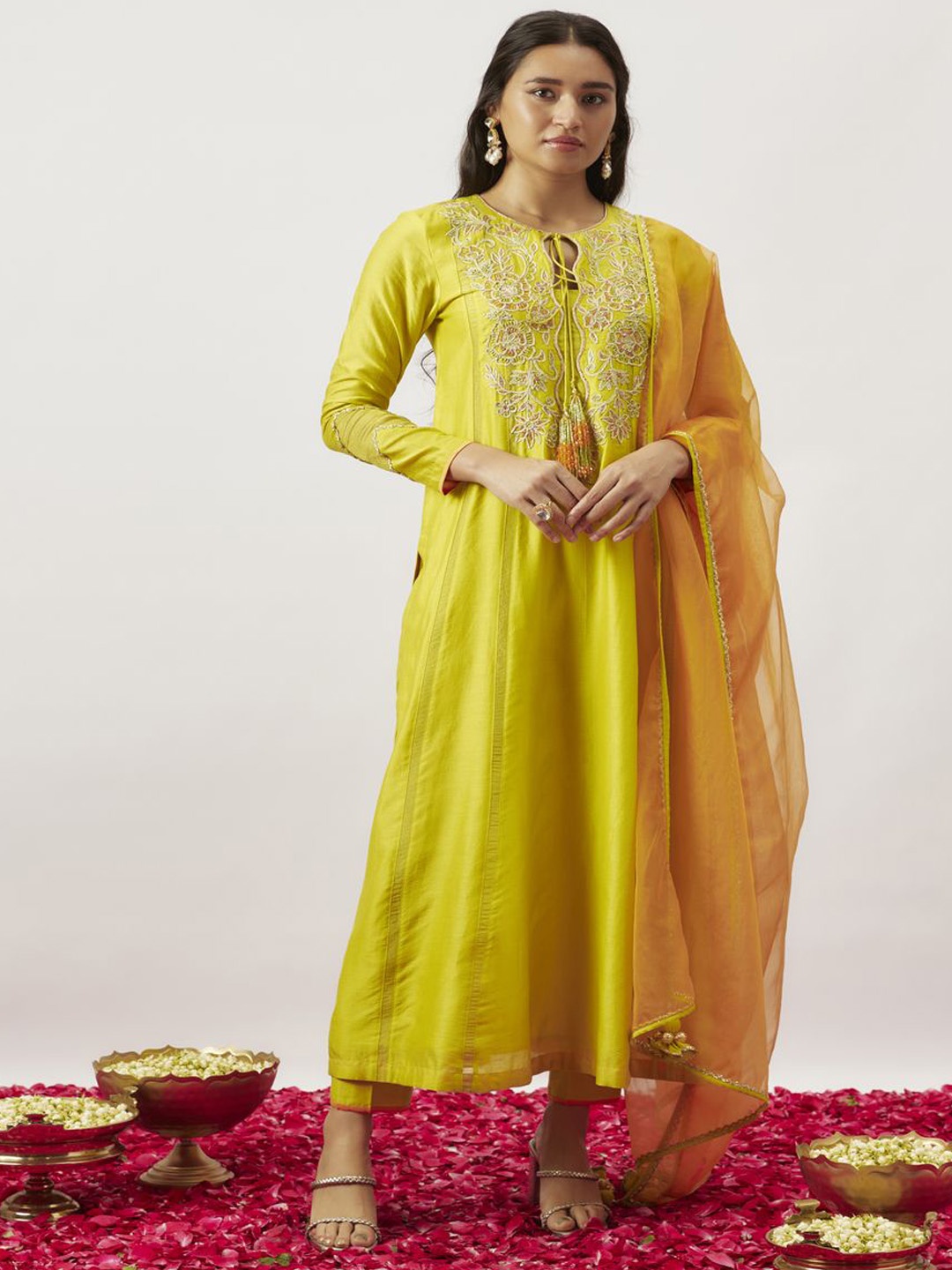 The Aarya Floral Yoke Design Zardozi Chanderi Cotton Straight Kurta With Trouser & Dupatta, Lime green
The Aarya Floral Yoke Design Zardozi Chanderi Cotton Straight Kurta With Trouser & Dupatta, Lime green