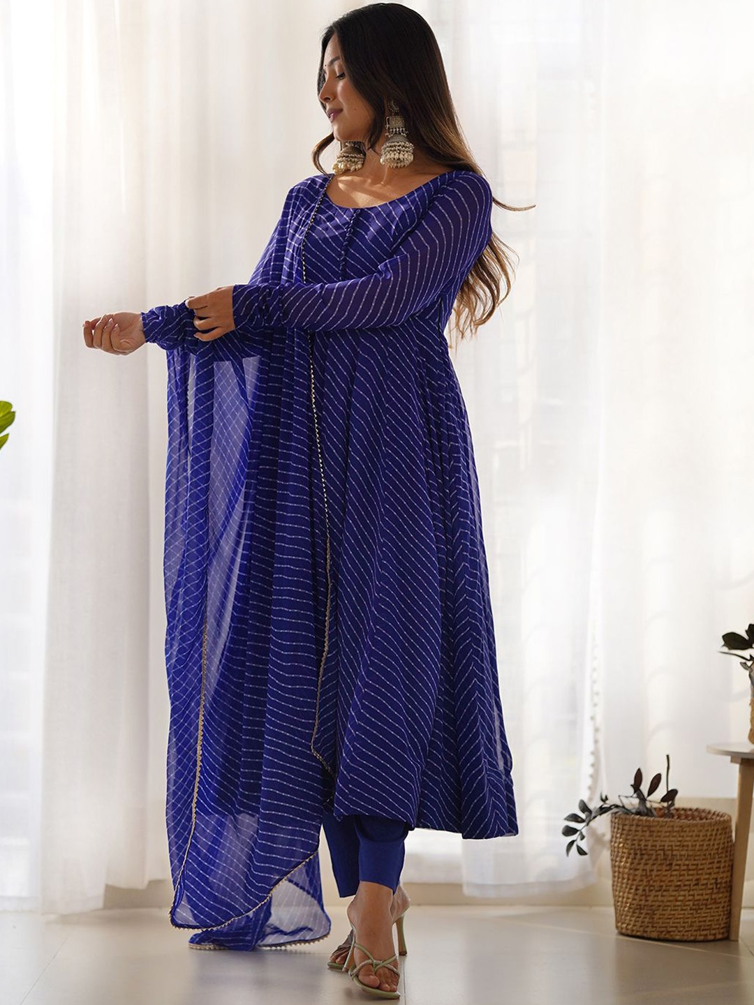 ZIBLON Leheriya Printed Regular Gotta Patti Georgette Kurta With Trousers & Dupatta, Blue
ZIBLON Leheriya Printed Regular Gotta Patti Georgette Kurta With Trousers & Dupatta, Blue