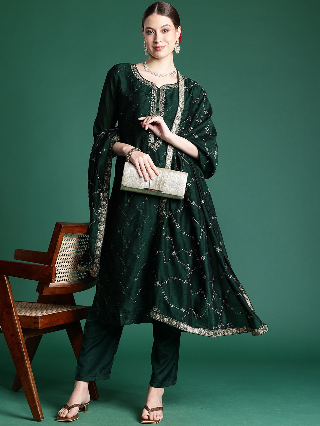 Anouk Women Floral Embroidered Regular Sequinned Kurta with Trousers & With Dupatta, Green
Anouk Women Floral Embroidered Regular Sequinned Kurta with Trousers & With Dupatta, Green