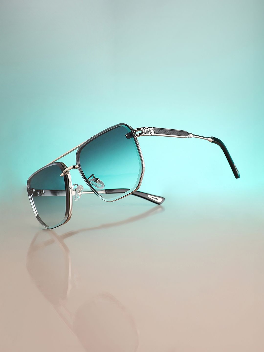 HAUTE SAUCE by Campus Sutra Women Aviator Sunglasses With Polarised Lens AW24_HSSG2624, Blue
HAUTE SAUCE by Campus Sutra Women Aviator Sunglasses With Polarised Lens AW24_HSSG2624, Blue