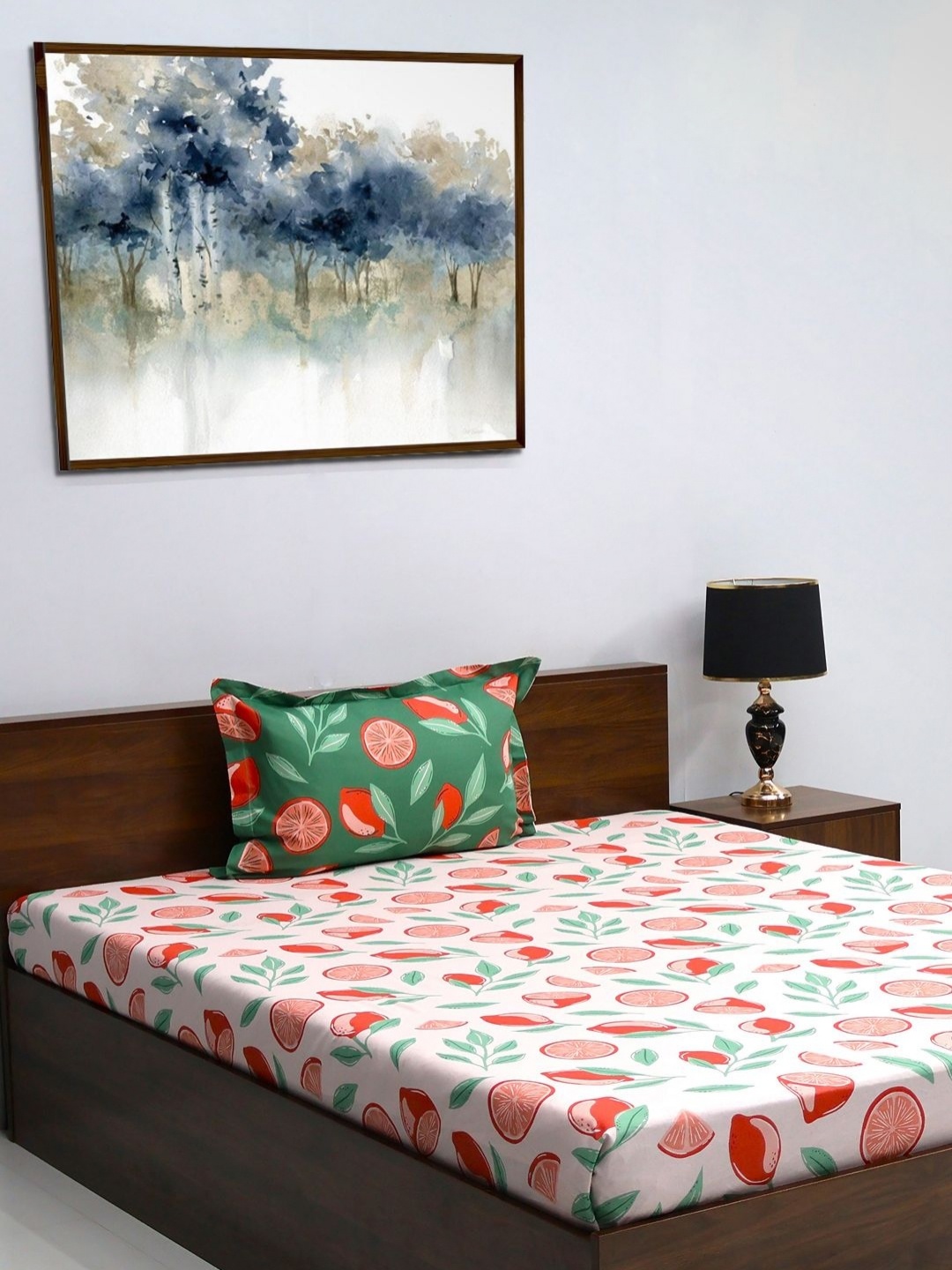 BOMBAY DYEING Blumen Orange & White Conversational 104 TC Pure Cotton Single Bedsheet Set
BOMBAY DYEING Blumen Orange & White Conversational 104 TC Pure Cotton Single Bedsheet Set