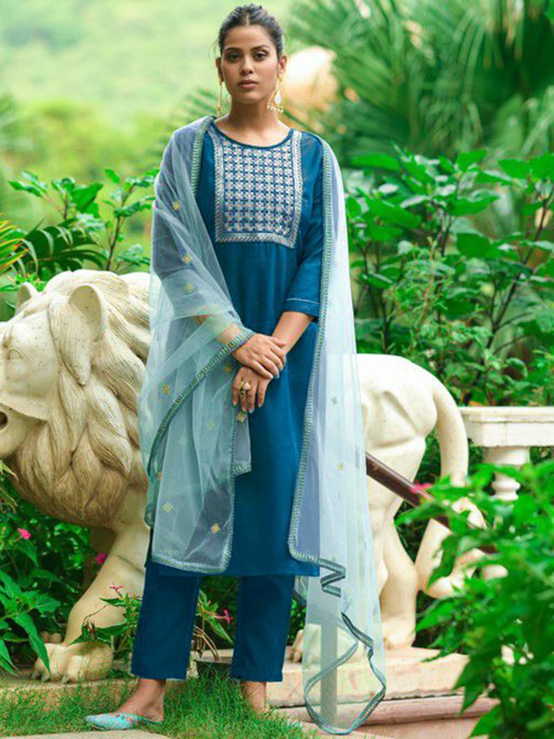 AYUKTA INTERNATIONAL Embroidered Yoke Design Round Neck Kurta with Trousers & Dupatta, Blue
AYUKTA INTERNATIONAL Embroidered Yoke Design Round Neck Kurta with Trousers & Dupatta, Blue
