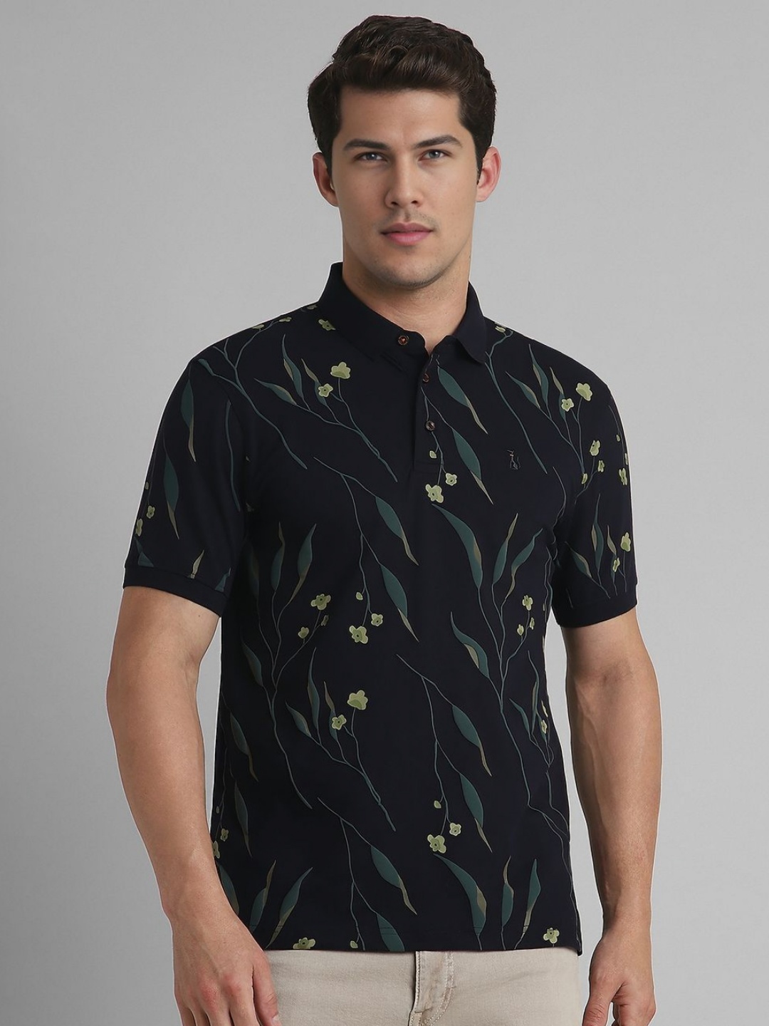 SIMON CARTER LONDON Men Floral Printed Polo Collar Cotton Slim Fit T-Shirt, Black
SIMON CARTER LONDON Men Floral Printed Polo Collar Cotton Slim Fit T-Shirt, Black