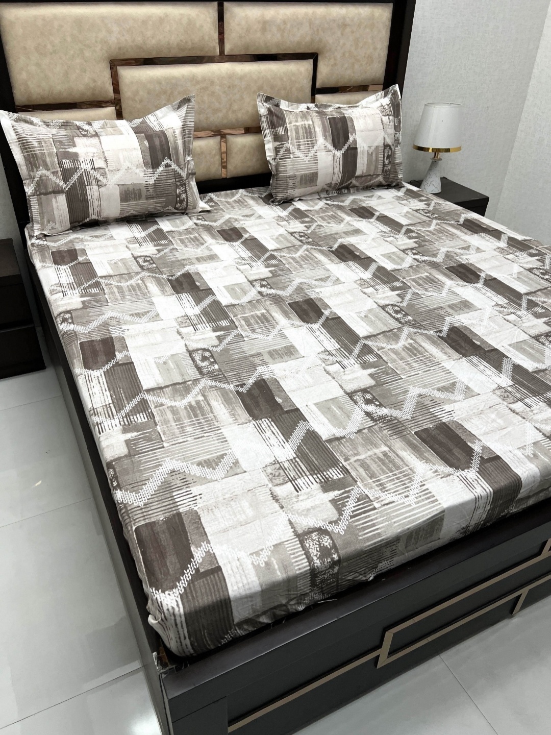 Pure Decor Brown Geometric 350 TC Pure Cotton Fitted King Bedsheet With 2 Pillow Covers
Pure Decor Brown Geometric 350 TC Pure Cotton Fitted King Bedsheet With 2 Pillow Covers
