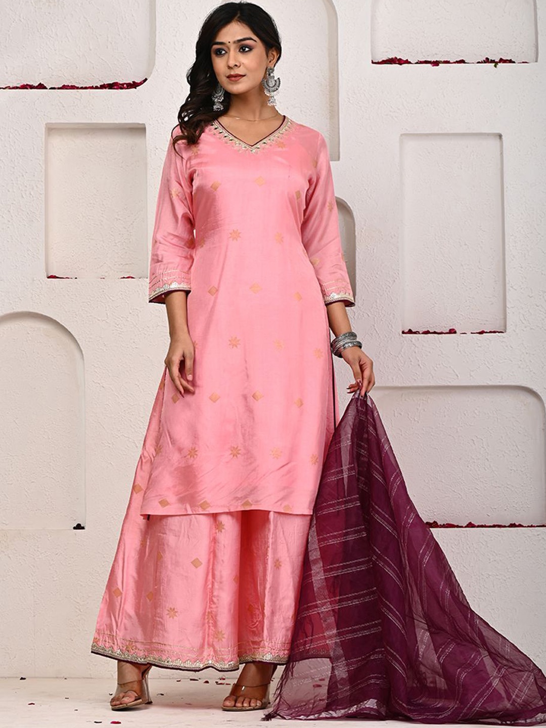 ARAVALII Ethnic Motifs Embroidered Mirror Work Pure Silk Kurta With Palazzos & Dupatta, Pink
ARAVALII Ethnic Motifs Embroidered Mirror Work Pure Silk Kurta With Palazzos & Dupatta, Pink