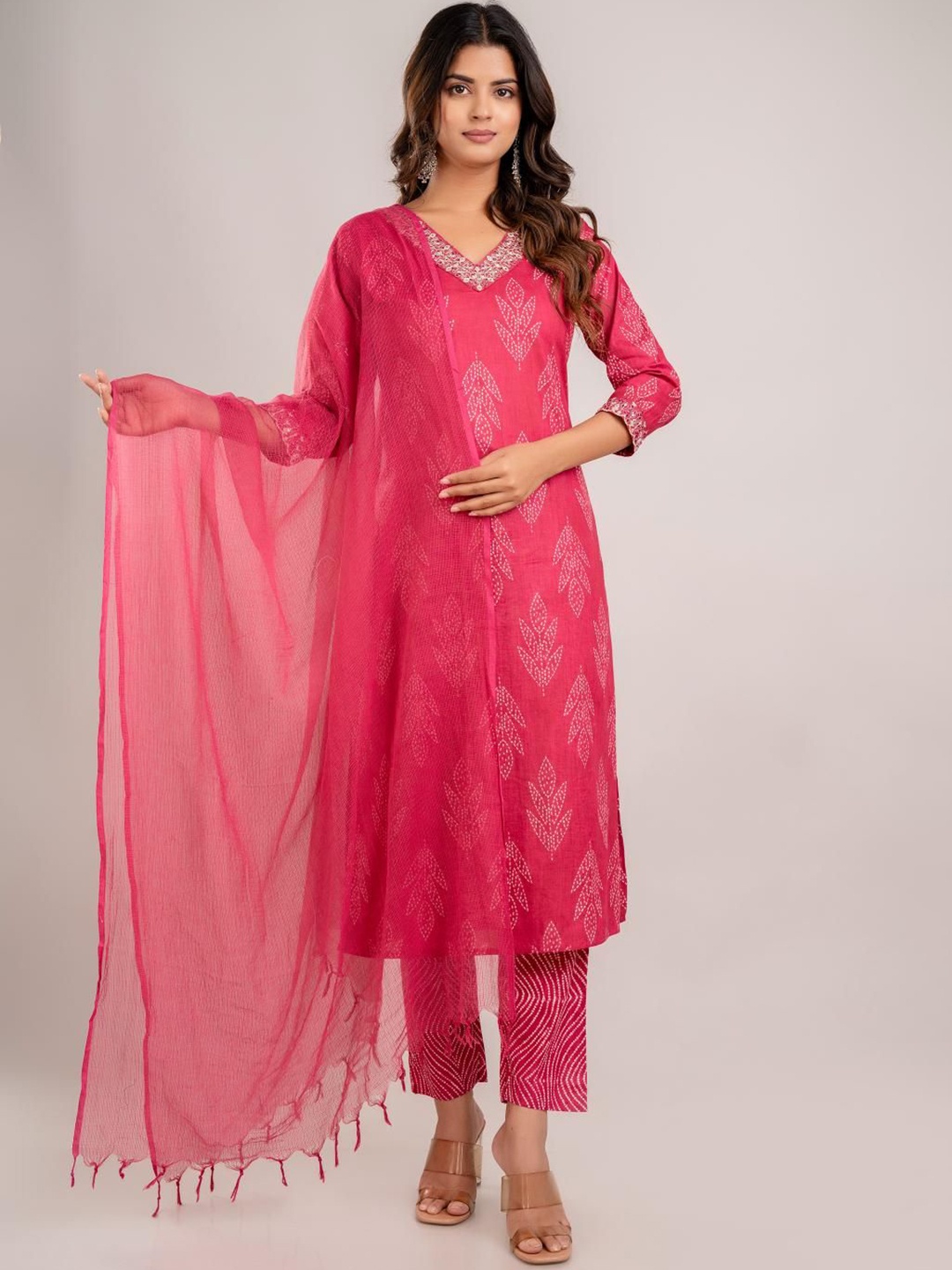 Jasoriya Floral Printed Thread Work Pure Cotton Straight Kurta With Trousers &Dupatta, Pink
Jasoriya Floral Printed Thread Work Pure Cotton Straight Kurta With Trousers &Dupatta, Pink