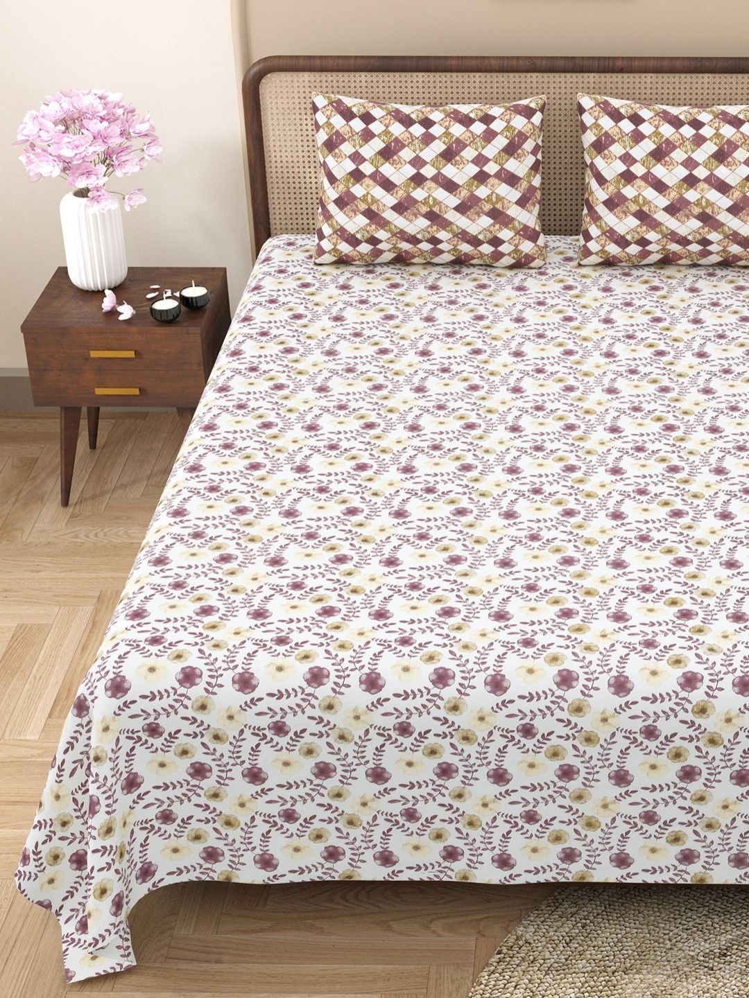 Aura Pink & White Bella Casa Floral 180TC Cotton Queen Double Bedsheet & 2 Pillow Covers
Aura Pink & White Bella Casa Floral 180TC Cotton Queen Double Bedsheet & 2 Pillow Covers