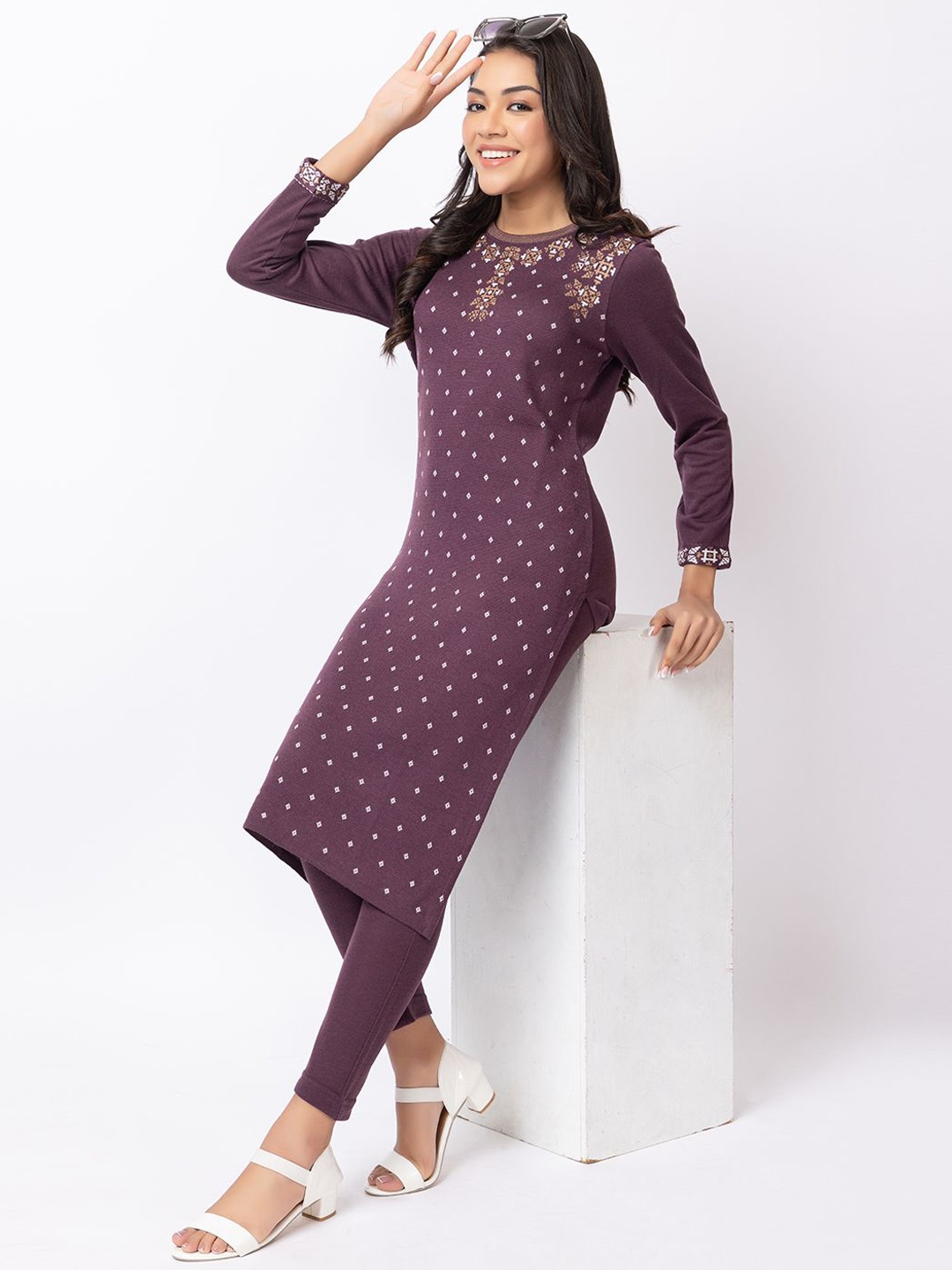 Anouk Women Geometric Keyhole Neck Cold-Shoulder Sleeves Mirror Work Jacquard Winter Wear Kurta, Violet
Anouk Women Geometric Keyhole Neck Cold-Shoulder Sleeves Mirror Work Jacquard Winter Wear Kurta, Violet