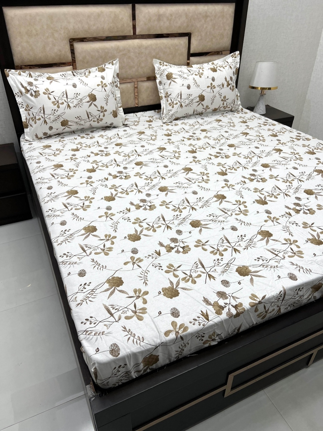 Pure Decor White Floral 350 TC Cotton Super King Fitted Bedsheet With 2 Pillow Covers, Pink
Pure Decor White Floral 350 TC Cotton Super King Fitted Bedsheet With 2 Pillow Covers, Pink