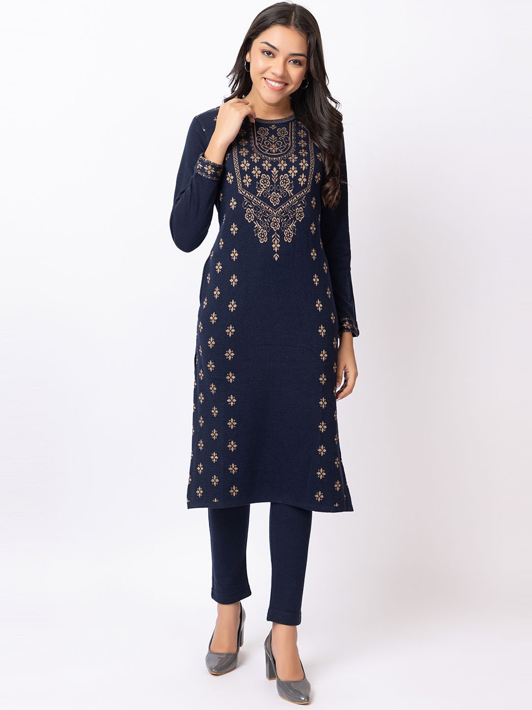 Anouk Women Ethnic Motifs Embroidered Flared Sleeves Thread Work Jacquard Winter Wear Kurta, Navy blue
Anouk Women Ethnic Motifs Embroidered Flared Sleeves Thread Work Jacquard Winter Wear Kurta, Navy blue
