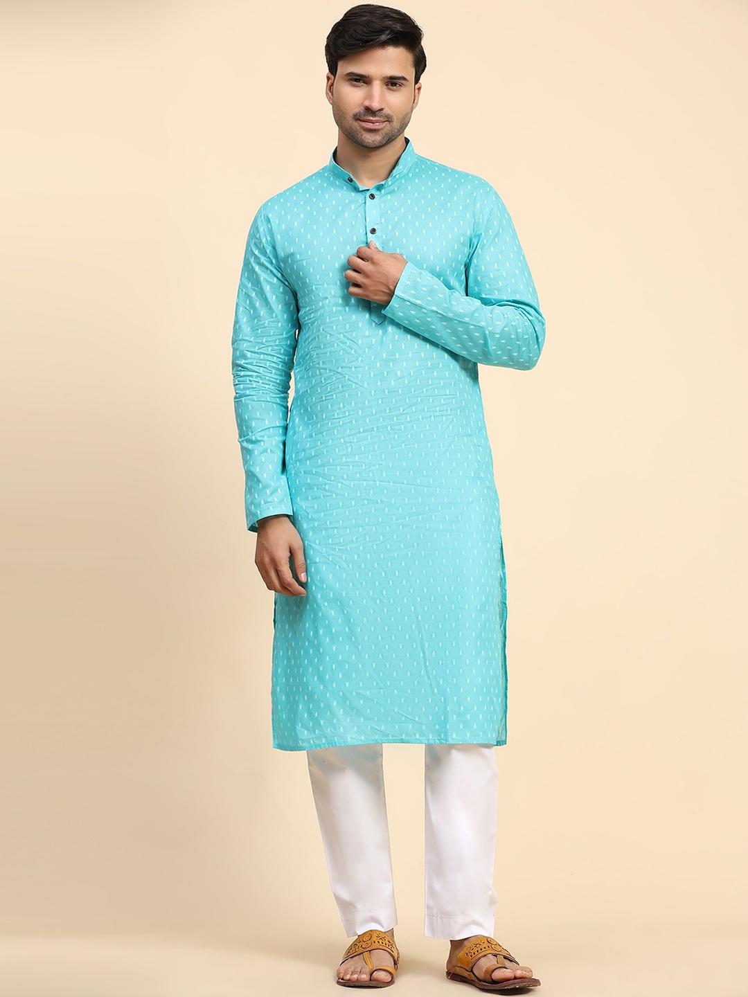 Rawayi Geometric Woven Design Mandarin Collar Pure Cotton Kurta, Turquoise blue
Rawayi Geometric Woven Design Mandarin Collar Pure Cotton Kurta, Turquoise blue