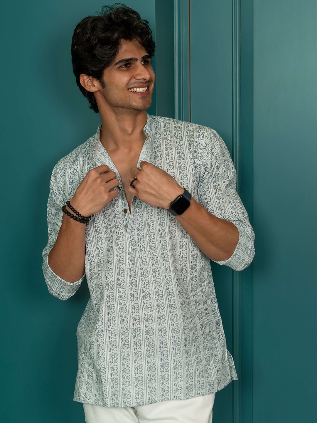 Shasak Ethnic Motifs Printed Kantha Work Mandarin Collar Cotton Straight Short Kurta, Cream
Shasak Ethnic Motifs Printed Kantha Work Mandarin Collar Cotton Straight Short Kurta, Cream