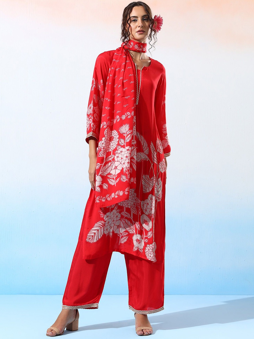 Bani Women Floral Printed Regular Pure Silk Straight Kurta with Palazzos & Dupatta, Red
Bani Women Floral Printed Regular Pure Silk Straight Kurta with Palazzos & Dupatta, Red