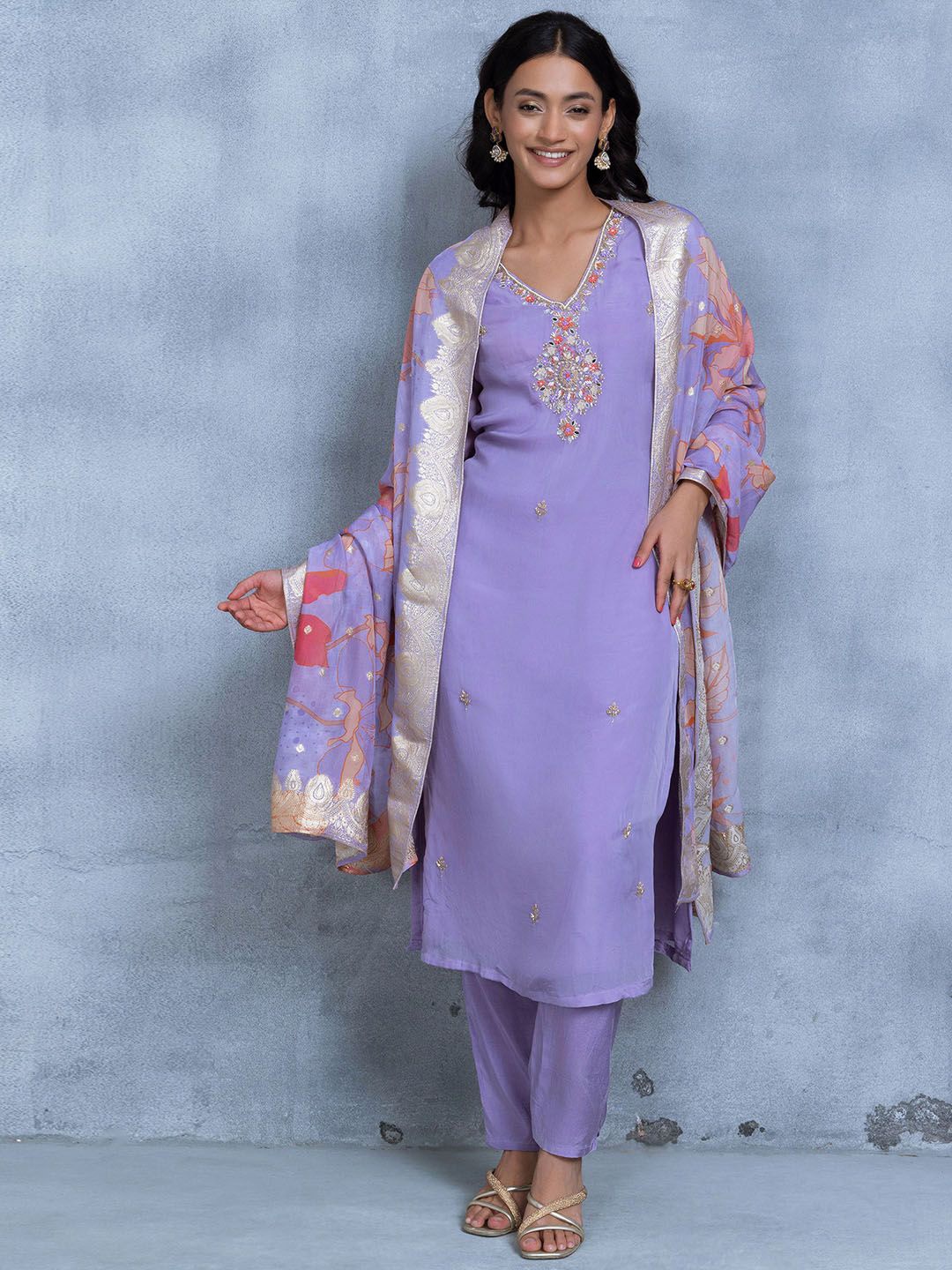 Rang by Indya Women Ethnic Motifs Yoke Design Regular Thread Work Kurta with Trousers & With Dupatta, Purple
Rang by Indya Women Ethnic Motifs Yoke Design Regular Thread Work Kurta with Trousers & With Dupatta, Purple