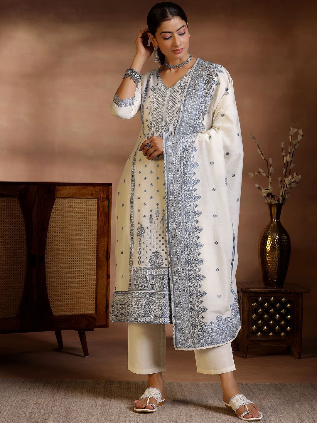 Libas Floral Beads and Stones Chanderi Silk Kurta with Trousers & Dupatta, Off white
Libas Floral Beads and Stones Chanderi Silk Kurta with Trousers & Dupatta, Off white