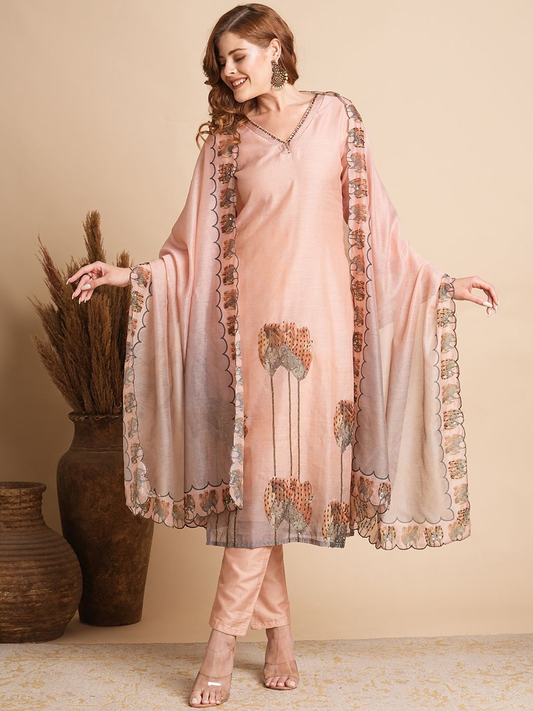 FASHOR Floral Printed Beads & Stones Chanderi Cotton Straight Kurta With Trouser & Dupatta, Peach
FASHOR Floral Printed Beads & Stones Chanderi Cotton Straight Kurta With Trouser & Dupatta, Peach